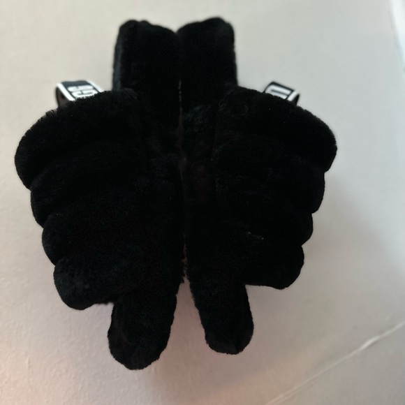 Women’s size 9 Black Ugg sandal with strap. - Picture 5 of 9